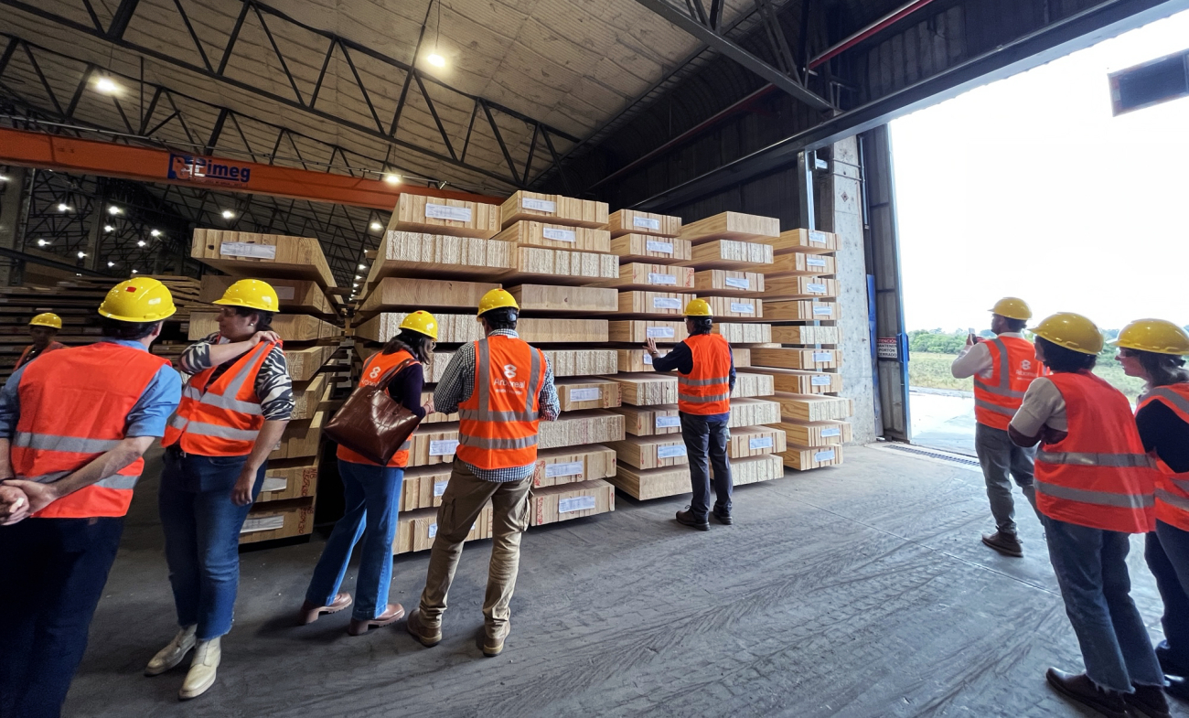 CND se capacita en sistema constructivo CLT y GLT
