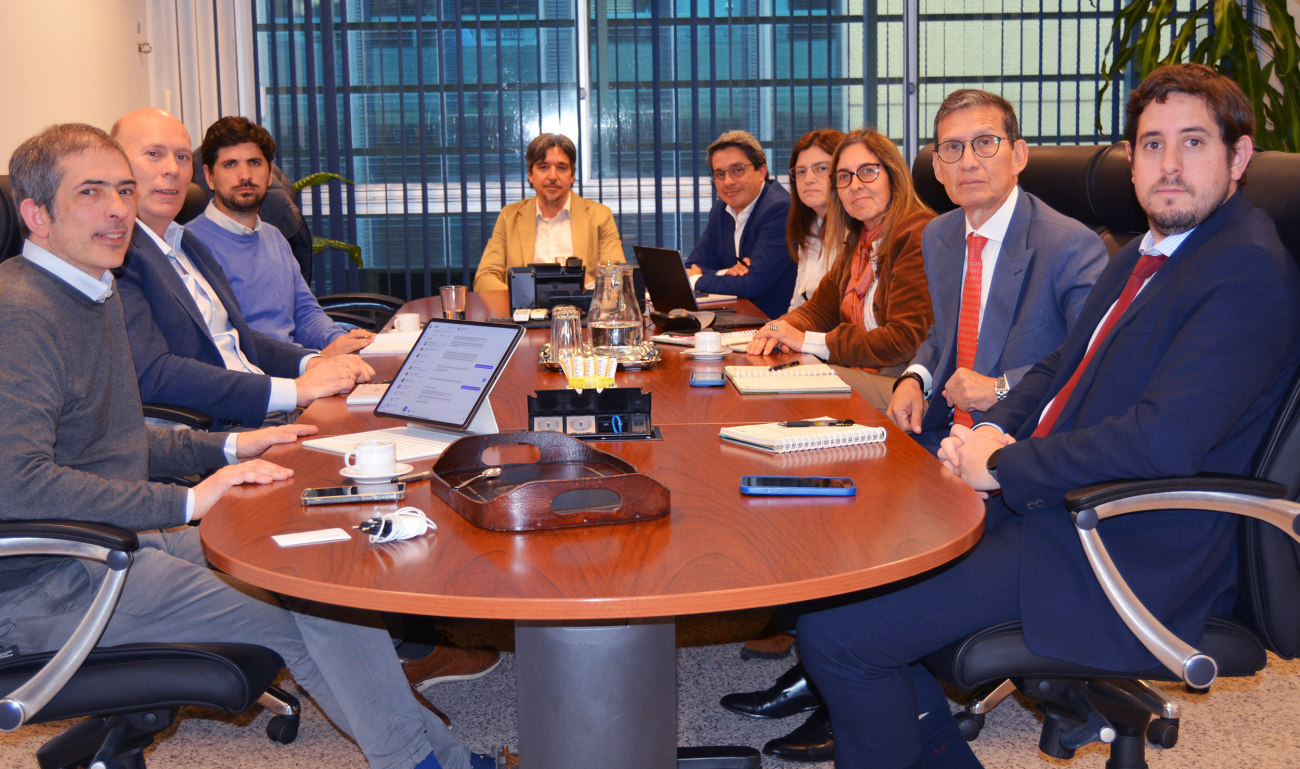 CND junto a autoridades y equipo técnico de CAF