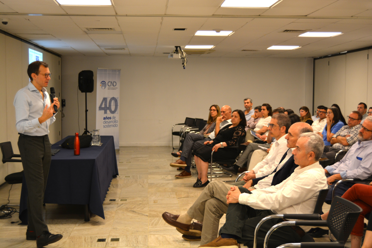 Charla interna con Javier Encinas