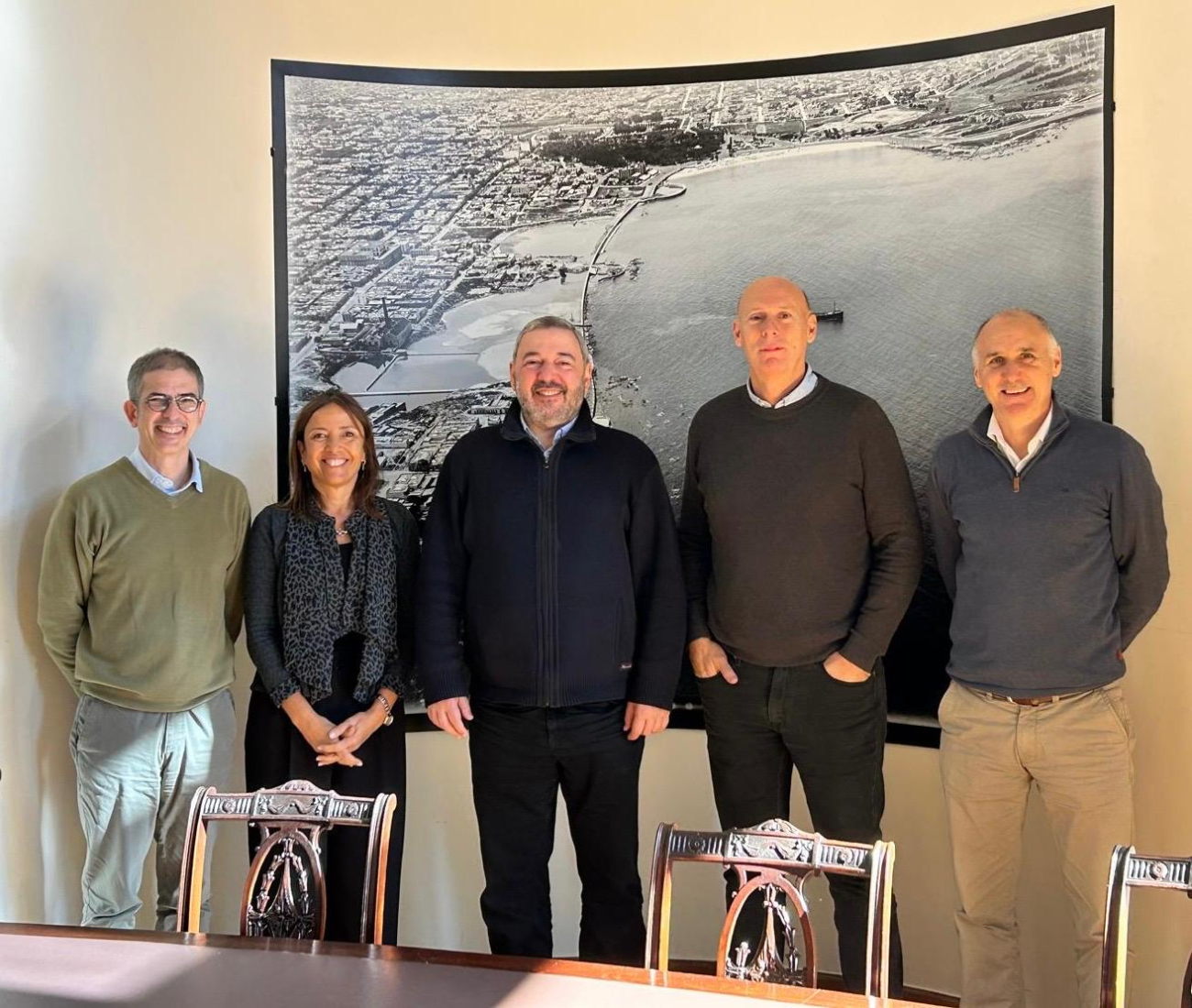 Autoridades de CND junto a Mario Bergara y Laura Tabárez