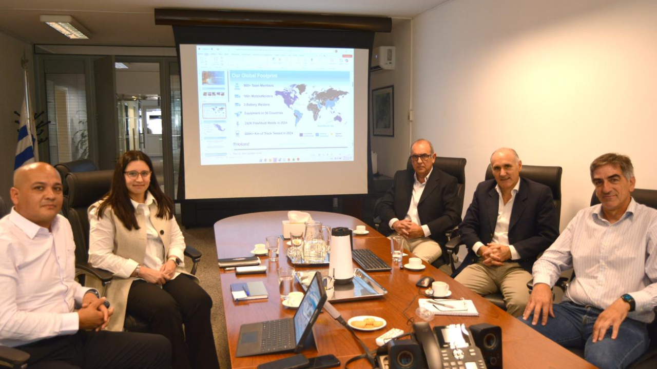 CND explora innovaciones ferroviarias junto a Holland